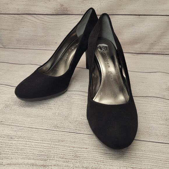 Anne Klein Flex  Black Suede Rounded Toe Pump with Gloss Heels, 8.5 - Picture 1 of 11